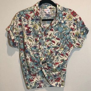 CLEARANCE!! LulaRoe xs Amy top!